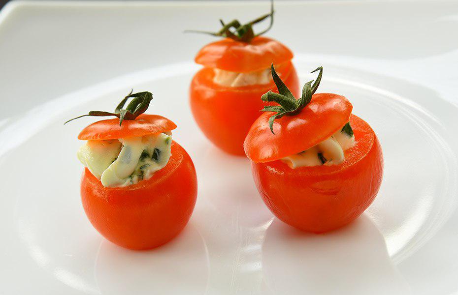Фаршированные сыром помидоры